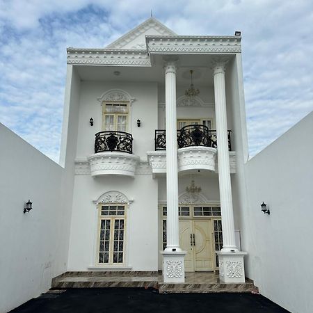 Villa Rumah Putih Jogja Yogyakarta Bagian luar foto