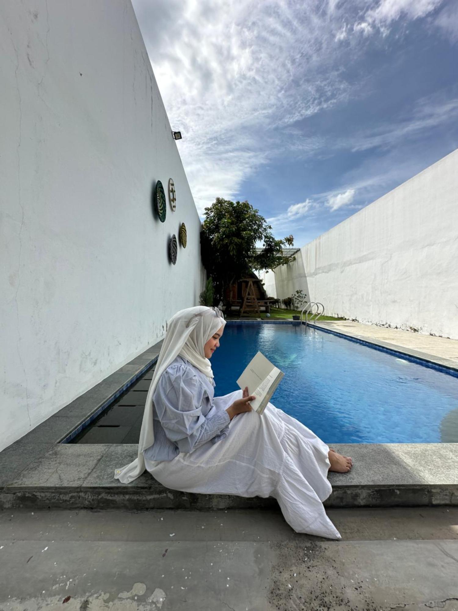 Villa Rumah Putih Jogja Yogyakarta Bagian luar foto