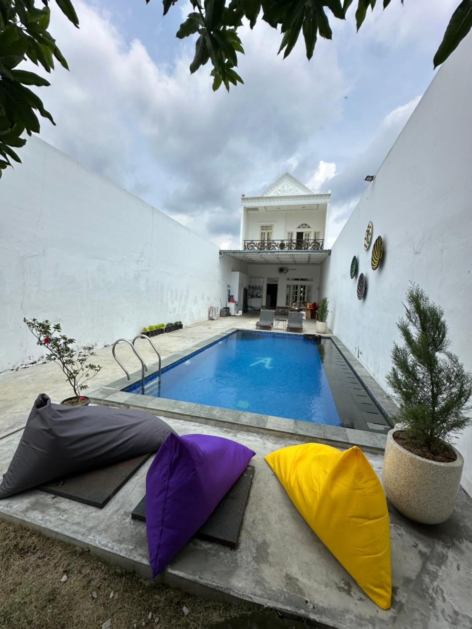 Villa Rumah Putih Jogja Yogyakarta Bagian luar foto