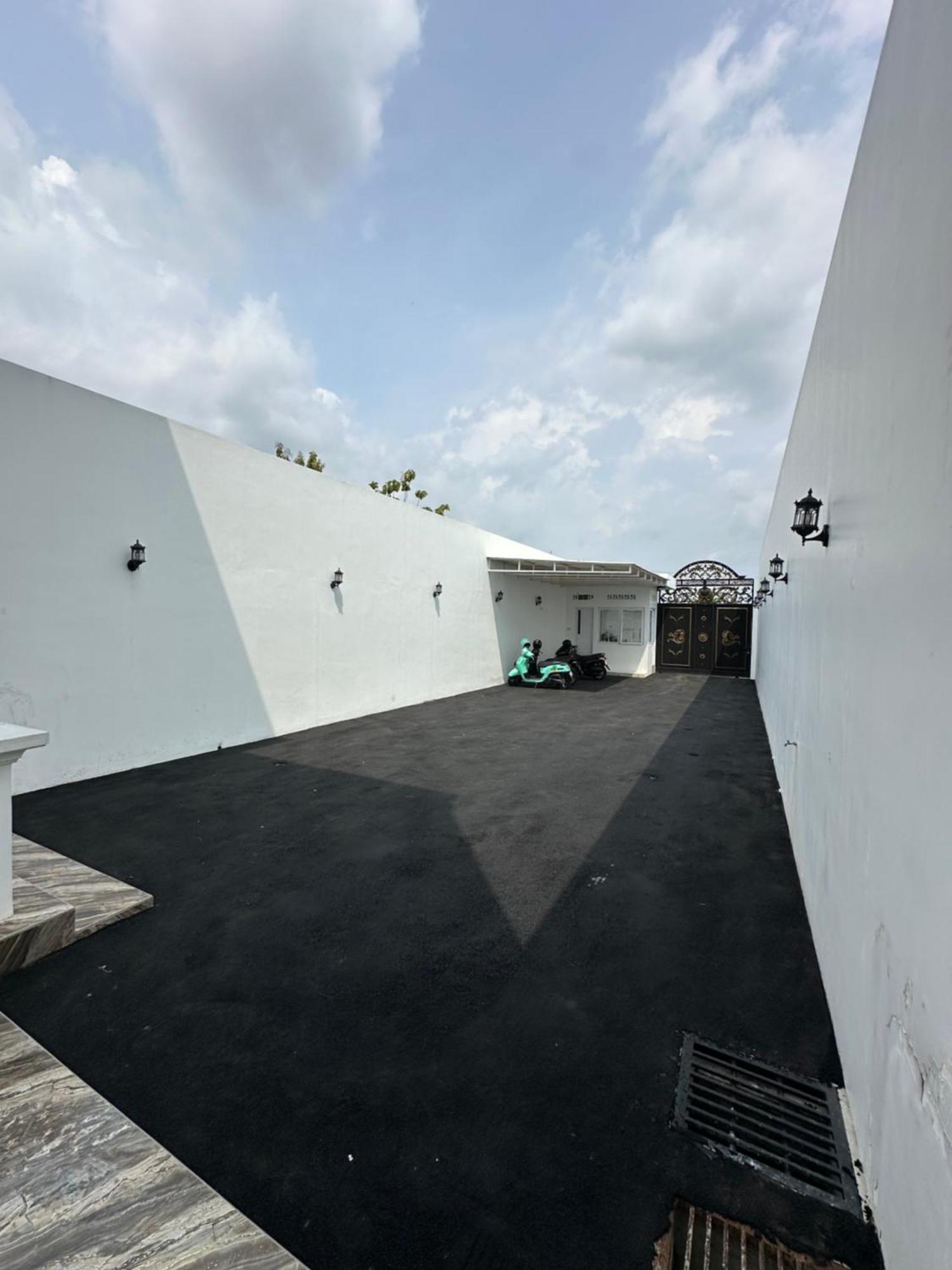 Villa Rumah Putih Jogja Yogyakarta Bagian luar foto