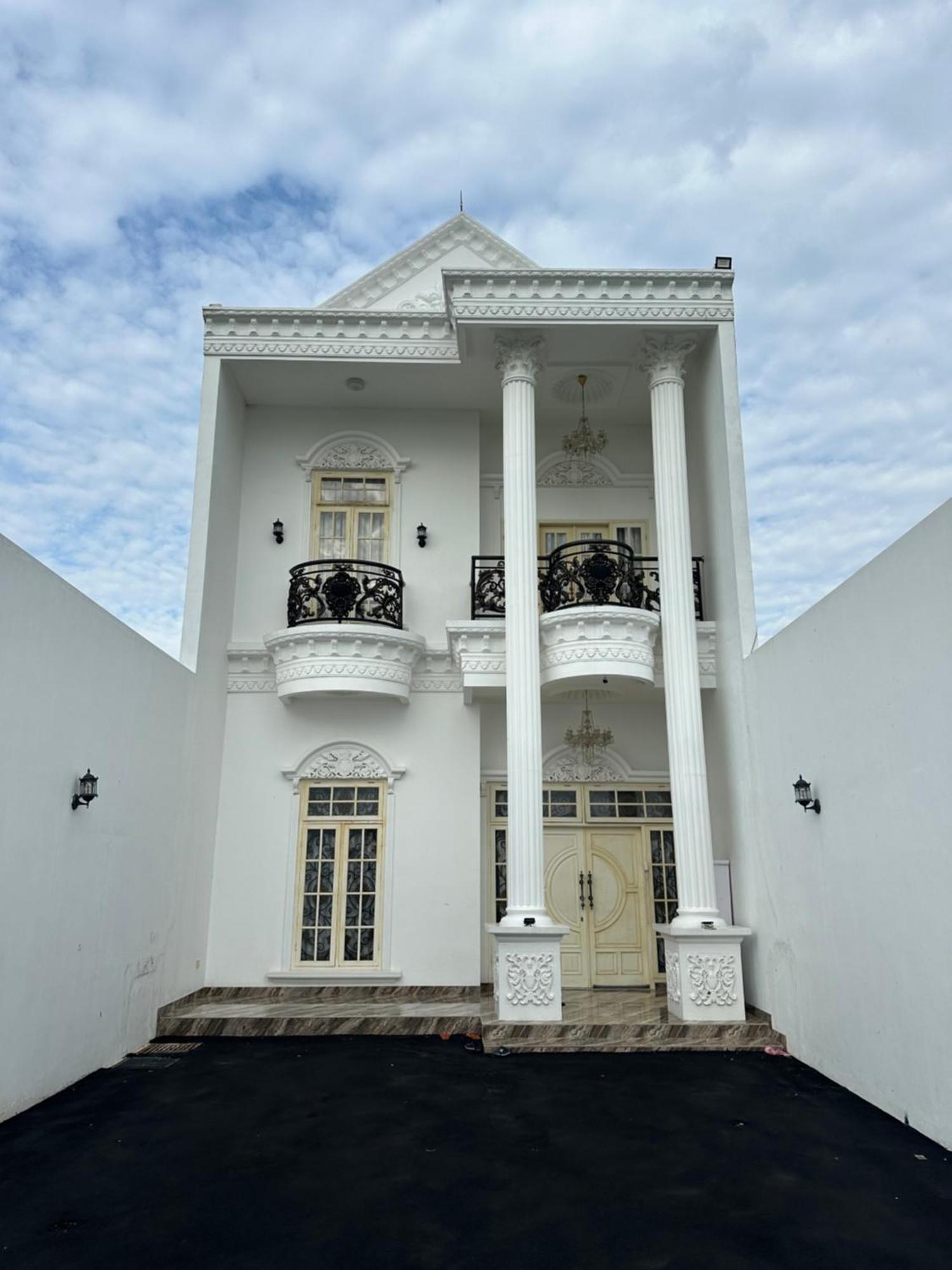 Villa Rumah Putih Jogja Yogyakarta Bagian luar foto